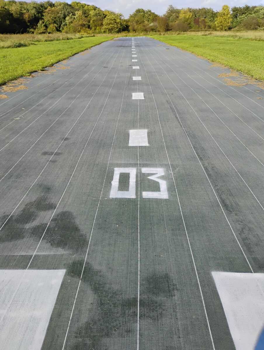 Les marquages de piste sont terminés
